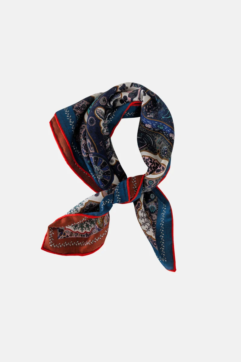 Foulard réversible à motif tapisserie